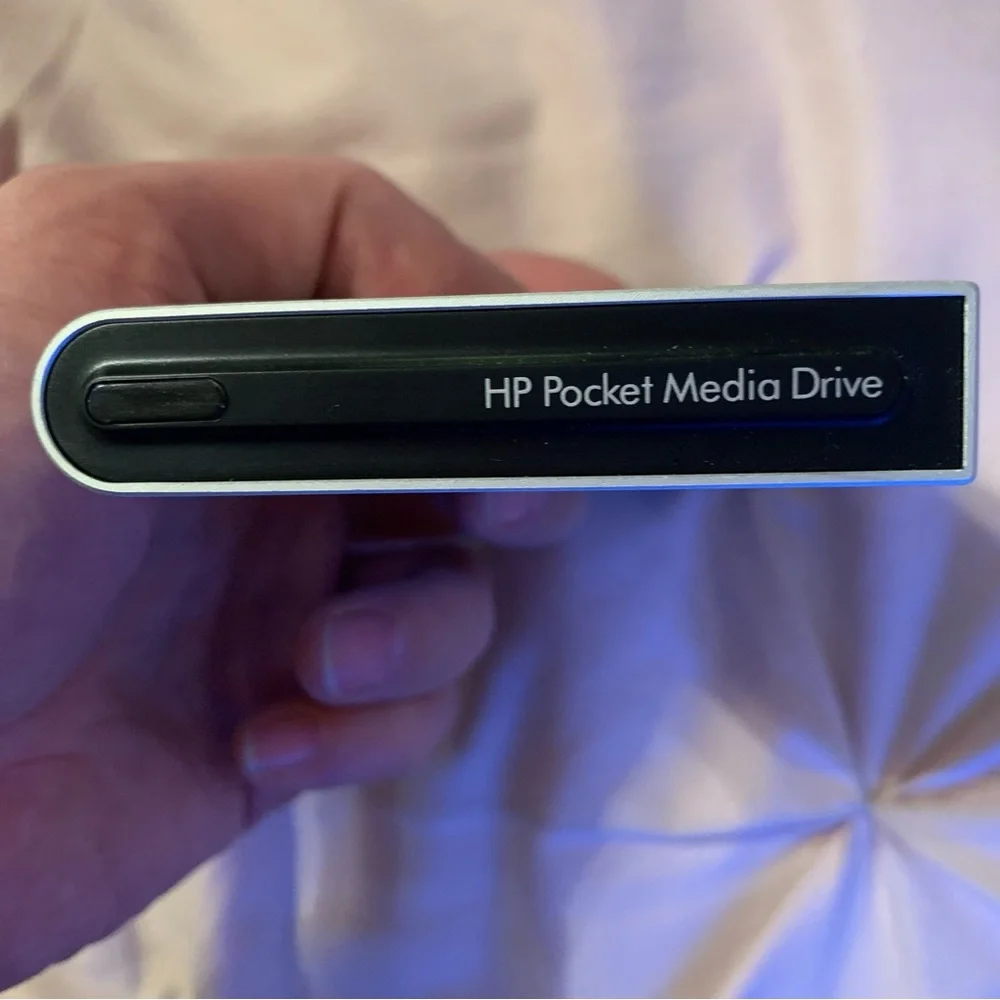 HP External Pocket Media Drive 640GB capacity - Model PD6400z w/case *no cord